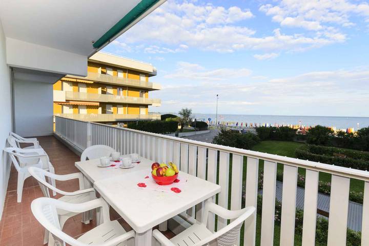 Gîte pour 10 personnes, avec jardin, animaux acceptés à Lignano Sabbiadoro - 2