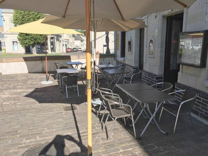 Hôtel pour 4 personnes, avec vue et terrasse à Longué-Jumelles - 2