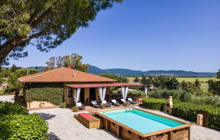 Poolterrasse mit Parkplatz & WiFi in Campiglia Marittima, Etruskische Küste