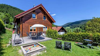 Ferienhaus für 14 Personen, mit Whirlpool und Sauna sowie Garten in Kinzigtal