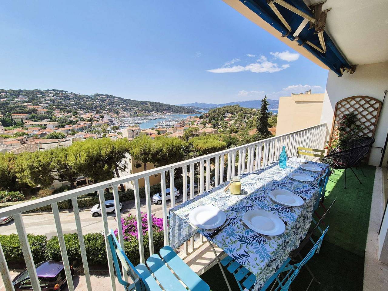 Appartement de vacances entier, Piscine, Wi-Fi, climatisation, garage privatif, terrasse, plages et commerces à pied in Saint-Mandrier-sur-Mer, Côte méditerranéenne (France)