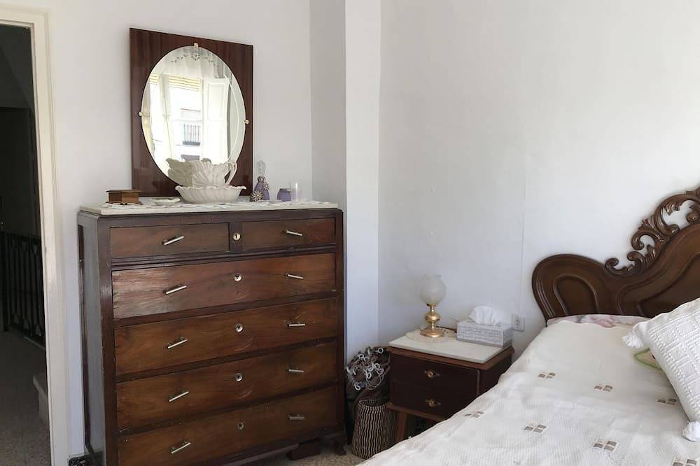 Casa Plaza Baja - 100 year old, character property in Álora in Álora, Málaga Province