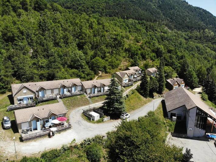 Gîte pour 4 personnes, avec terrasse ainsi que vue et vue sur le lac dans Lac du Sautet - 2