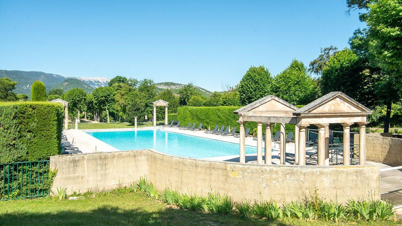 Appartement de vacances entier, Appartement de vacances pour 2 personnes avec jacuzzi in Montbrun-les-Bains, Région de nyons