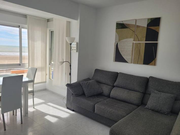 Gîte pour 5 personnes, avec piscine et vue sur le lac ainsi que vue et balcon à Torreblanca - 4