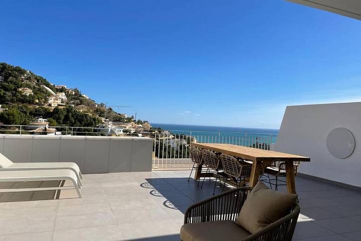 Location de vacances pour 4 personnes, avec piscine ainsi que terrasse et vue dans Altea Hills