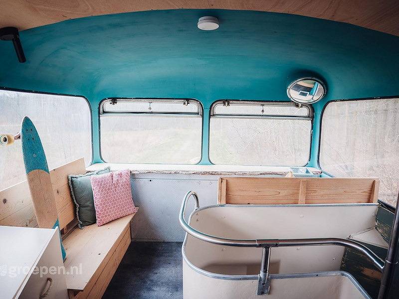 Hostelbus Leiden  in Leiden, Nederlandse Noordzeekust