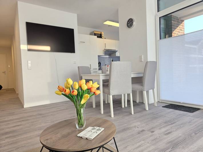Ganze Wohnung, Ferienwohnung Nordtroll - mit Terrasse und eigenem Bootssteg am Norder Tief in Norden, Norden und Umgebung