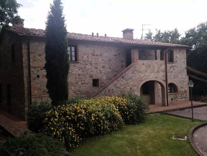 Location de vacances pour 10 personnes, avec piscine et jardin