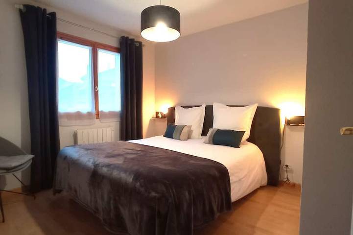 Ganze Wohnung, 4 / 6p Wohnung mit ruhiger Terrasse, in der Nähe von Skigebieten in Saint-Jean-de-Sixt, Annecy und Umgebung