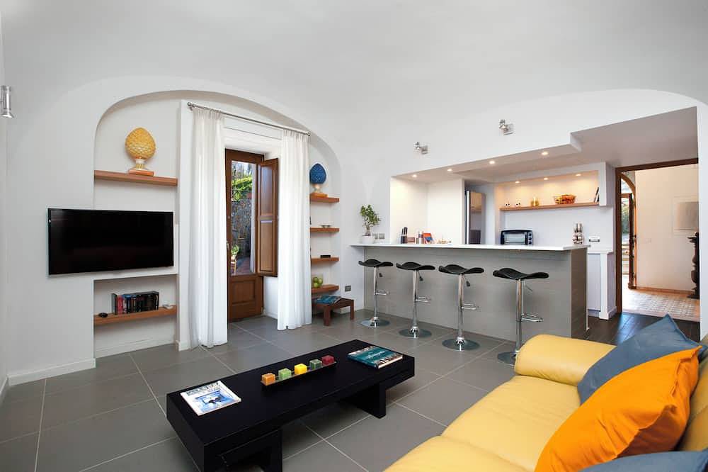 Ganze Wohnung, Sea View Family Apartment with Terrace - Sorrento Hills Retreat in Piano di Sorrento, Neapel Provinz