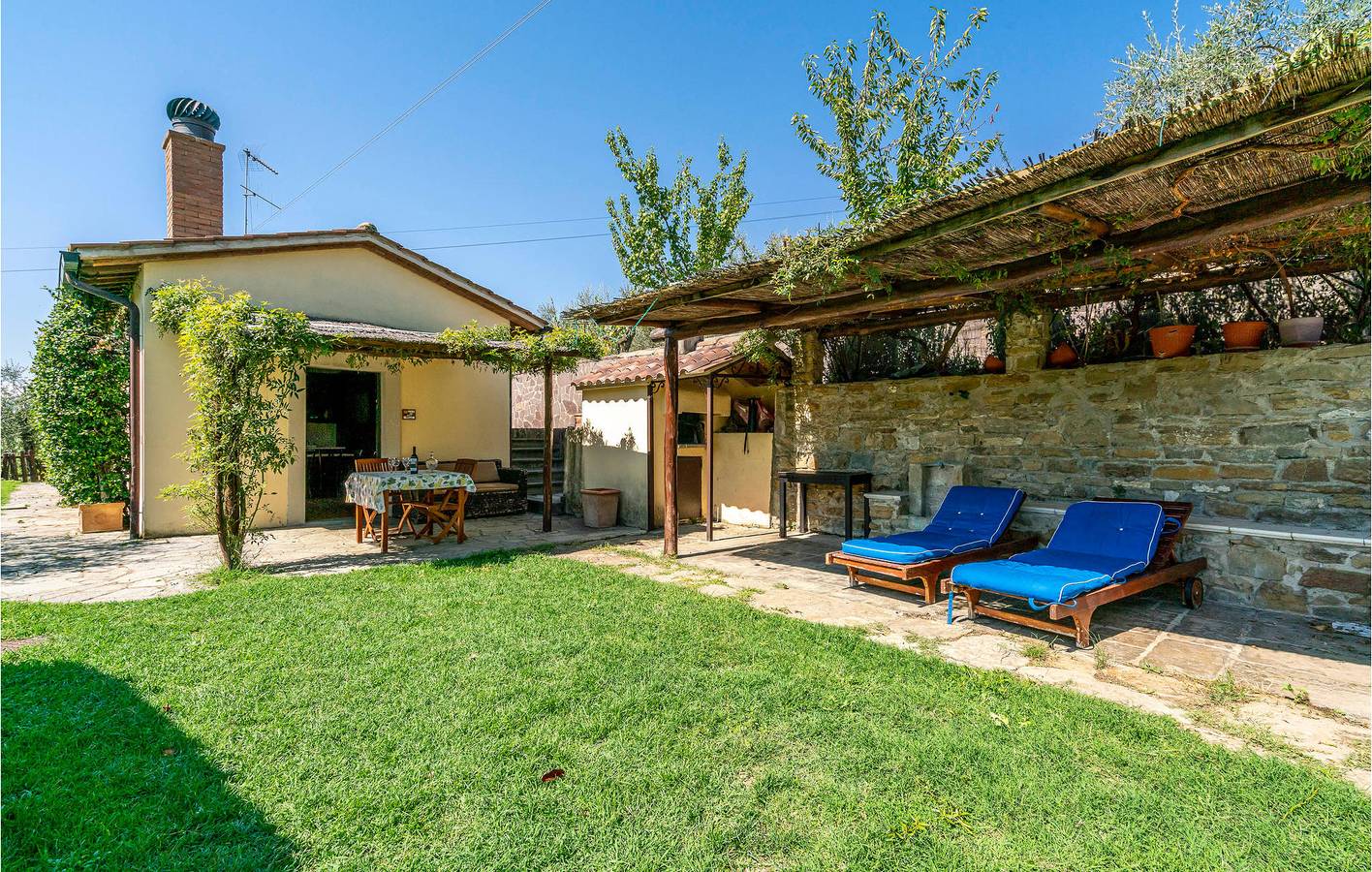 Apartamento 70m2: Parking, Piscina e Internet in Arezzo, Provincia de Arezzo