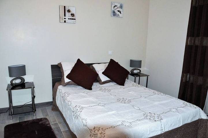 Location de vacances pour 16 personnes, avec terrasse et jardin à Marsaneix - 2