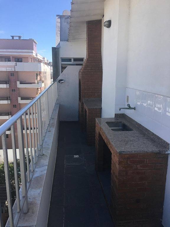 Ganze Wohnung, Duplex Penthouse, 350 m², 2 Blocks Strand, privater Grill, Wi-Fi Free in Praia do Forte Cabo Frio, Rio de Janeiro (Bundesstaat)