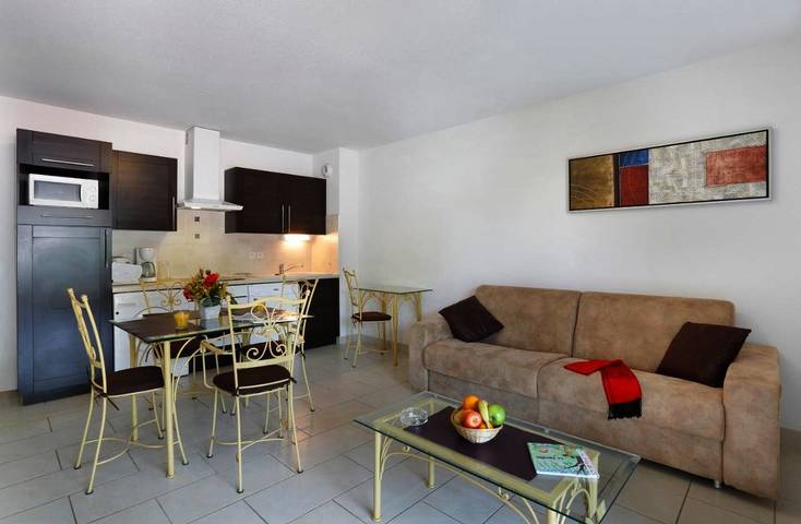 Location de vacances pour 4 personnes, avec jardin et terrasse ainsi que vue et piscine, animaux acceptés à Alénya - 4