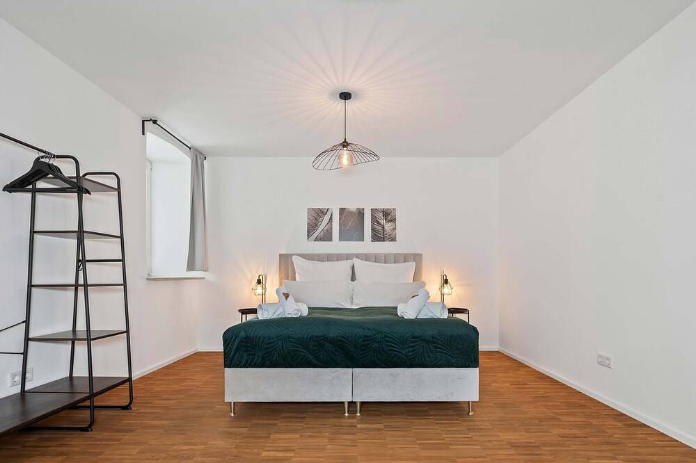 Ganze Wohnung, Flair Alte Brauerei I Altstadt I Parkplatz I Kaffee I Highspeed Wlan I Disney+ in Kitzingen, Fränkisches Weinland
