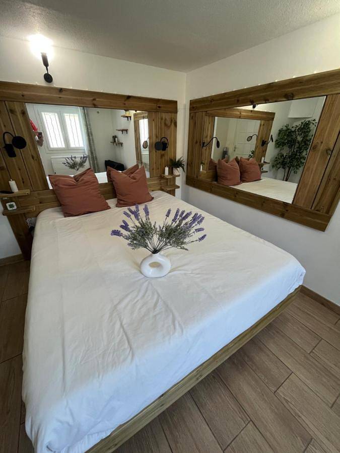 Appartement entier, T3 4 Voyageurs Sainte-Victoire Vélo-rail Aix 25 mn Pourcieux France in Pourcieux, Région de Brignoles