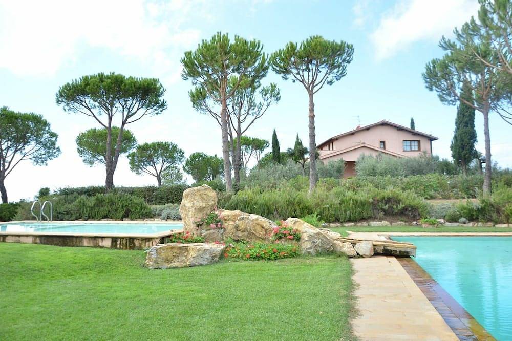 Beautiful Villa in Maremma, 10 minutes from the beach. Airco, Pool, jacuzzi, gym, wellness corner in Grosseto, Province de Grosseto