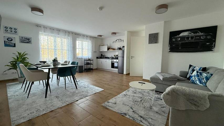 Ferienwohnung für 5 Personen, mit Ausblick und Garten in Neuching