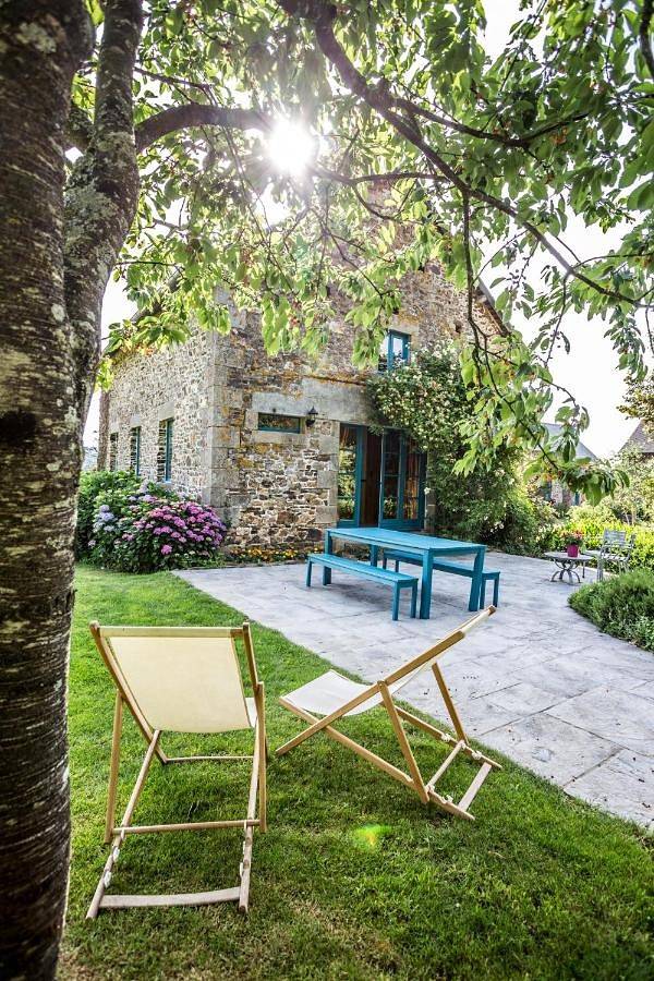 Location de vacances pour 7 personnes, avec vue et jardin à Parcé - 3