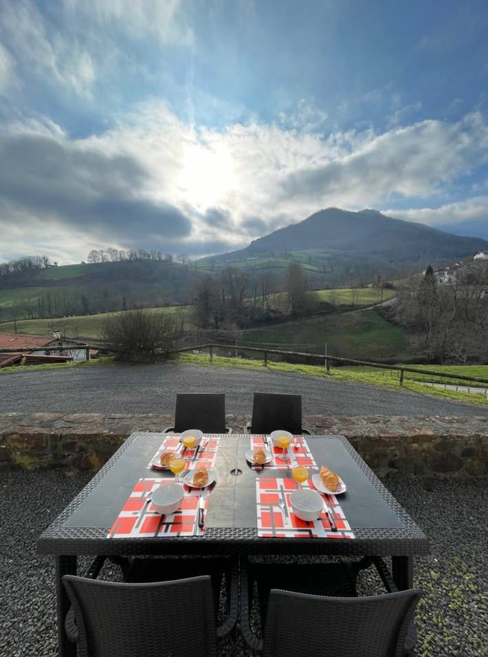 Gîte pour 7 personnes, avec balcon et jardin à Saint-Étienne-de-Baïgorry - 2