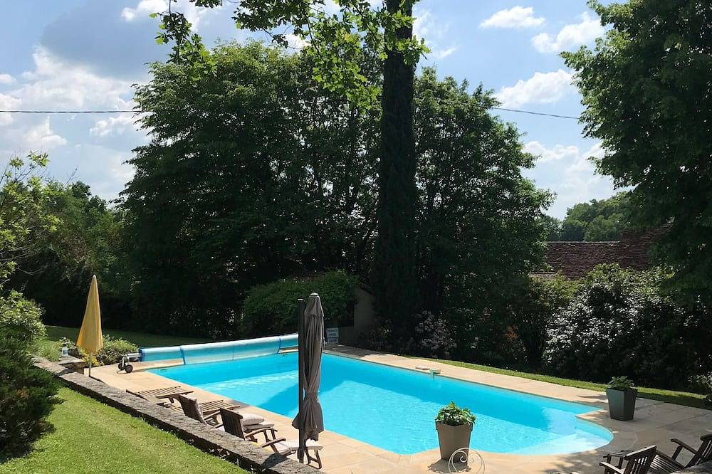 La Jolie cottage,  a lovely retreat for a couple with heated pool in Saint-Germain-des-Prés, Périgord Vert