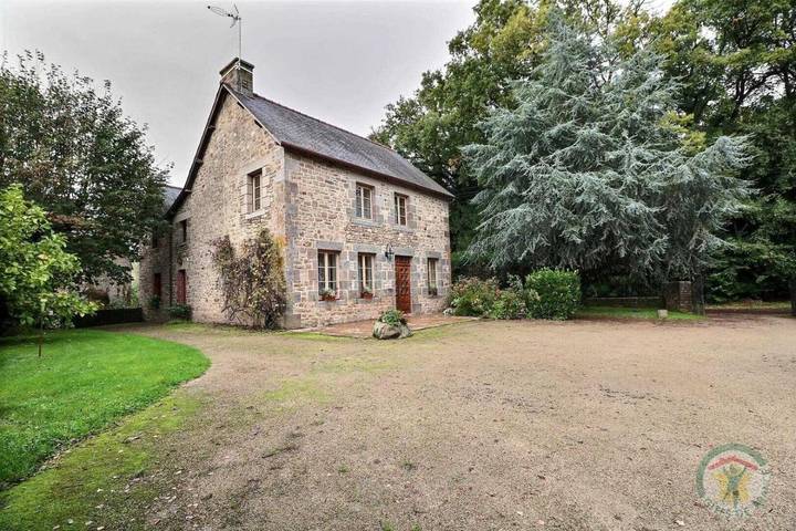Alojamiento y desayuno para 4 personas, con vistas además de jardín y terraza - 1