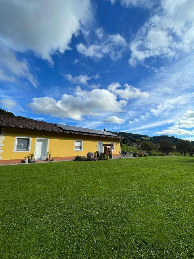 Ferienwohnung für 4 Personen, mit Garten und Ausblick