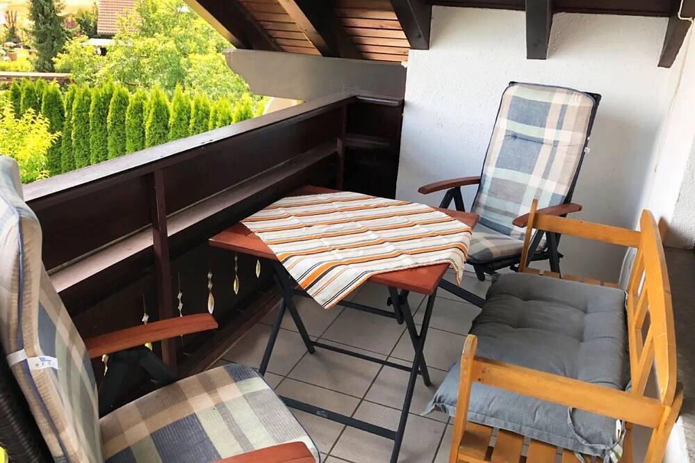 Ganze Wohnung, Ferienwohnung Tannhausen mit privatem Garten, Balkon und Wlan in Aulendorf, Region Bodensee-Oberschwaben