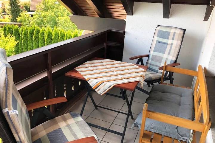 Vacation rental for 4 people, with yard and balcony, with pets in Aulendorf
