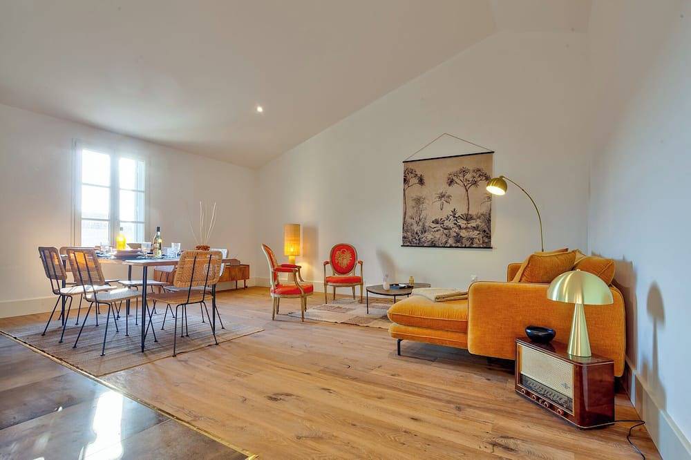 Entire apartment, In a winegrowing estate, 3P of 80m², old charm and modern comfort in Lunel-Viel, Côte d'Améthyste