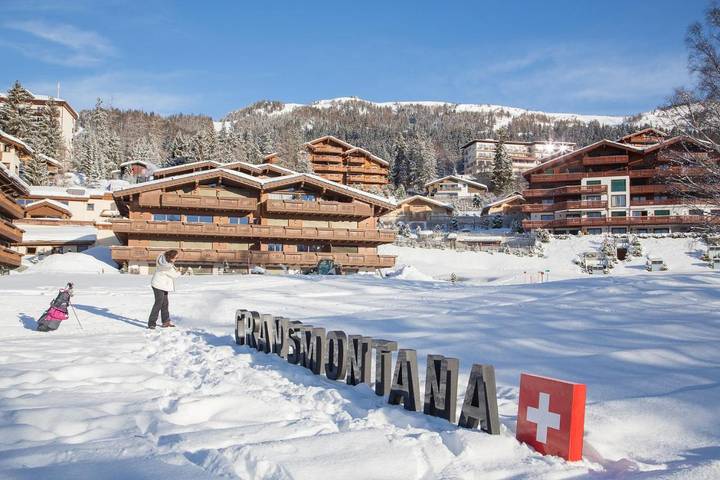 Chalet pour 4 personnes, avec Balcon et Terrasse ainsi que Jardin et Vue à Crans-Montana - 3