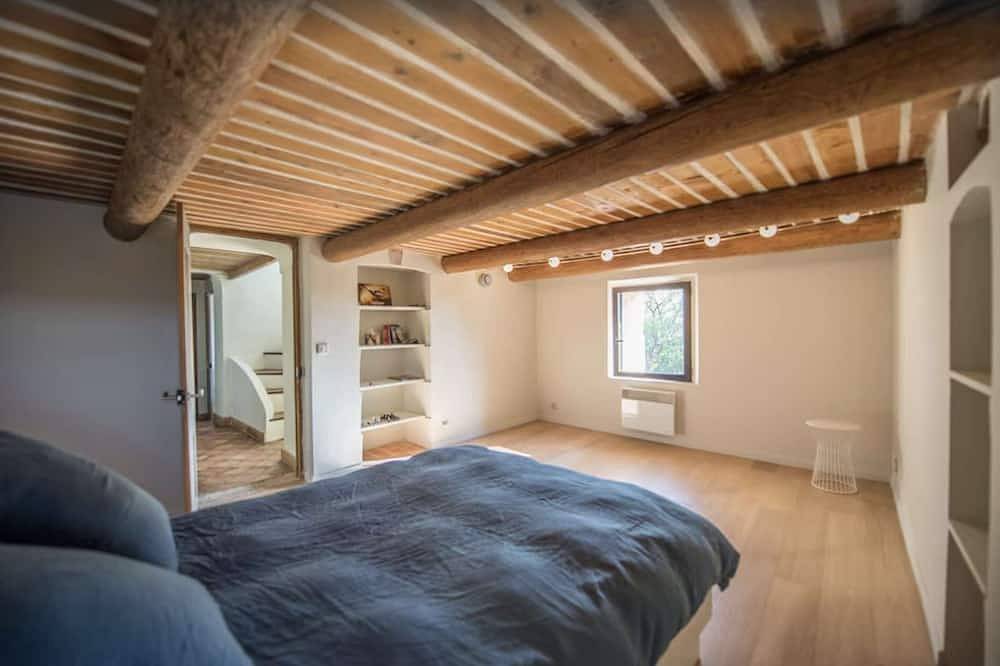 An exceptional property near Aix commanding a view of the iconic Saint Victoire Mountain –... in Meyreuil, Aix-en-Provence region