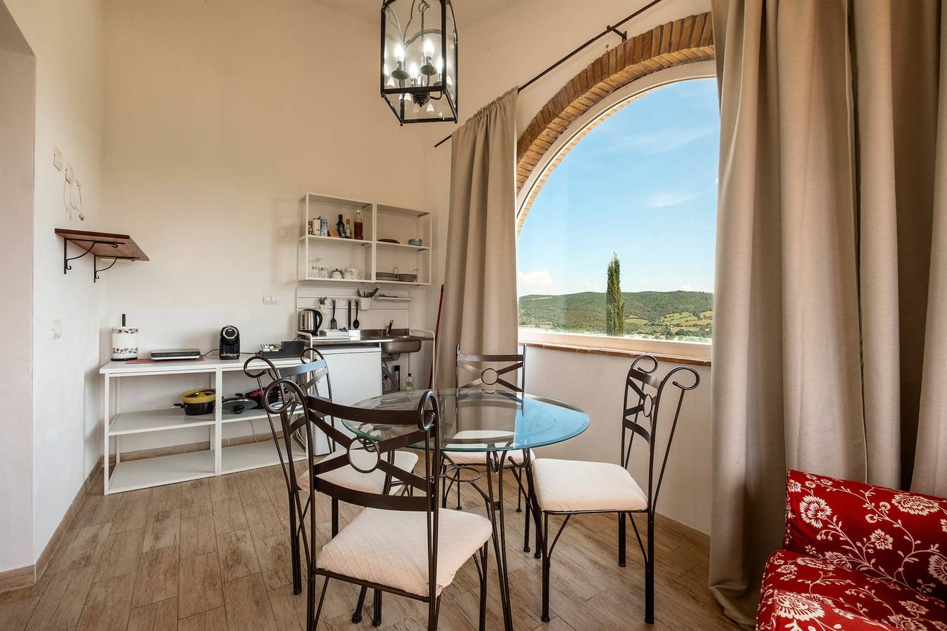 Entire apartment, Apartment 'Erica' with Shared Pool, Wi-Fi and Air Conditioning in Manciano (municipality), Grosseto Province