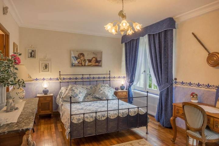 Chambre d’hôte pour 3 personnes, avec vue et jardin