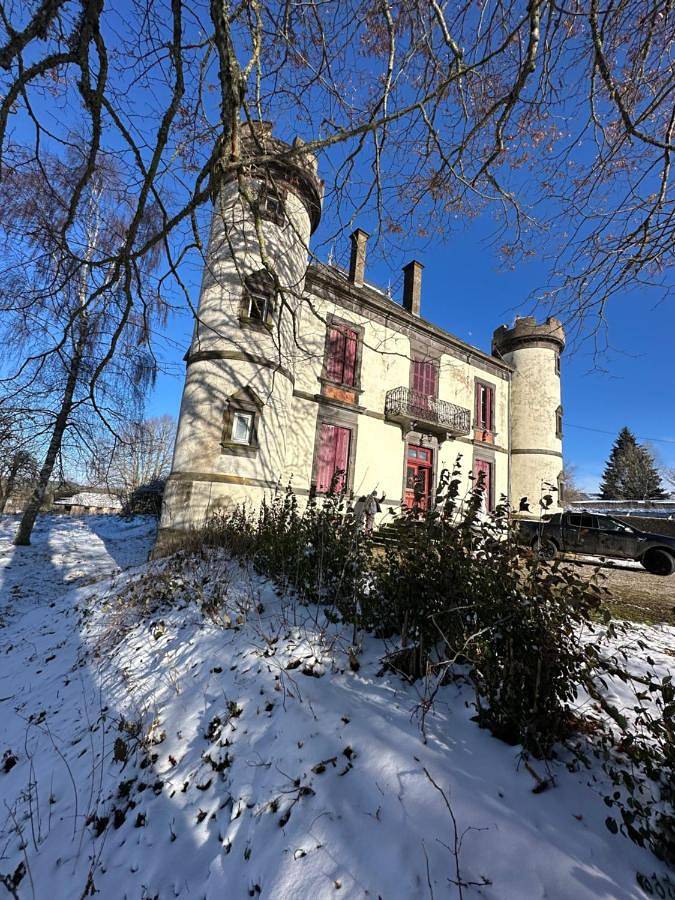 Cottage pour 3 personnes, avec jardin et vue à Giat