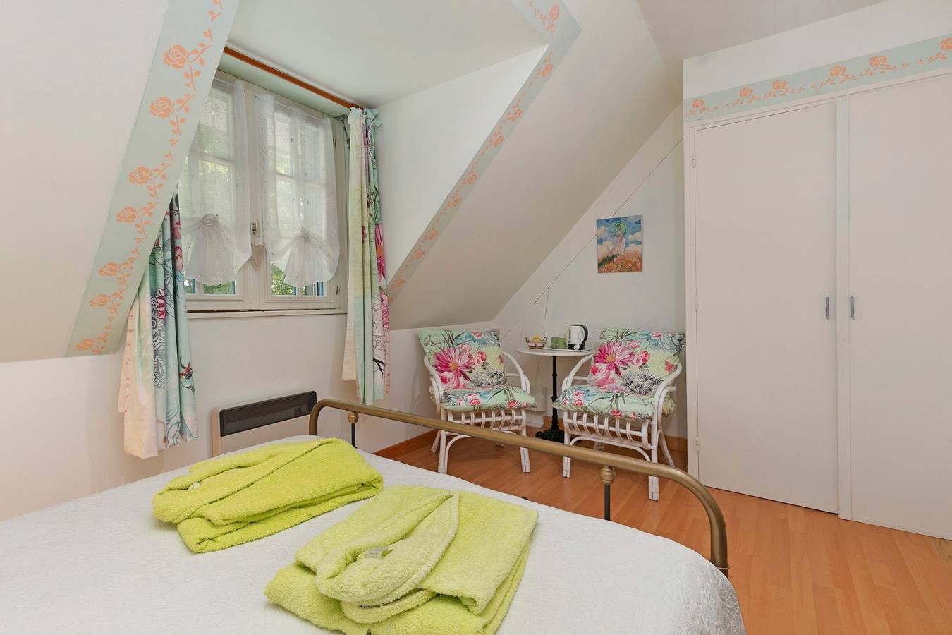 Chambre d'hôtes Verte Printanière - Étage avec terrasse et jardin partagés, Wi-Fi in Saint-Lyphard, Région de Saint-Nazaire