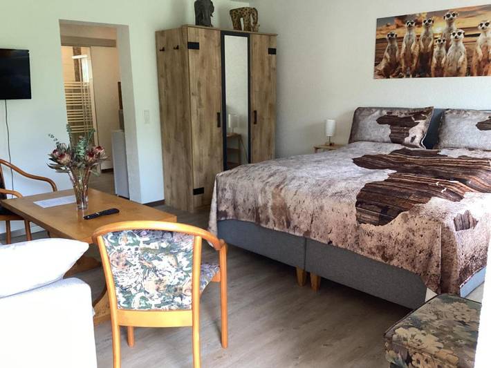 Ferienwohnung für 2 Personen, mit Whirlpool und Terrasse sowie Garten und Sauna in Steinach (Thüringen)