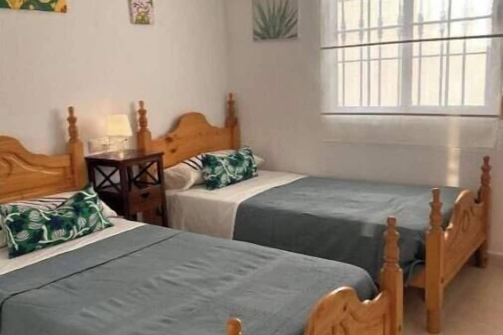 House Famara, in Malaga for family and friends pool in Churriana, Málaga