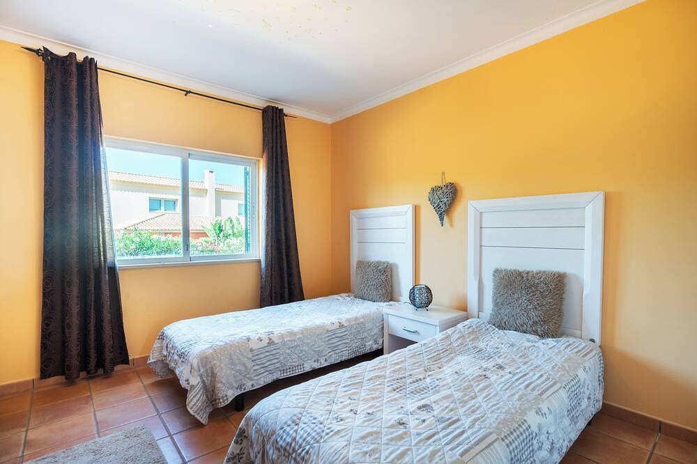 \"Orange Tree Villa Alvor - South - Facing Family Villa with Private Poll\" in Montes de Alvor, Alvor
