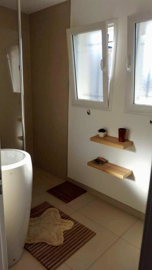 Chambre d’hôte pour 4 personnes, avec Terrasse et Jardin ainsi que Piscine et Vue à Salon-de-Provence - 3