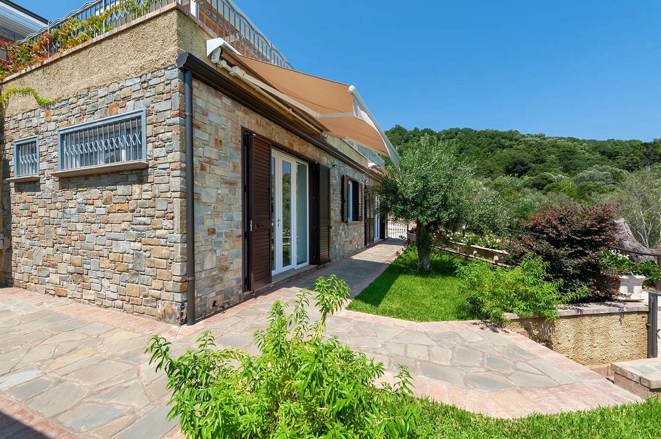 Ganze Wohnung, Apartment „Arancione“ mit Meerblick, Wlan und Klimaanlage in Cilento