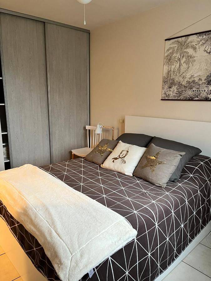 Location de vacances pour 2 personnes, avec jardin ainsi que terrasse et vue à Illats - 2