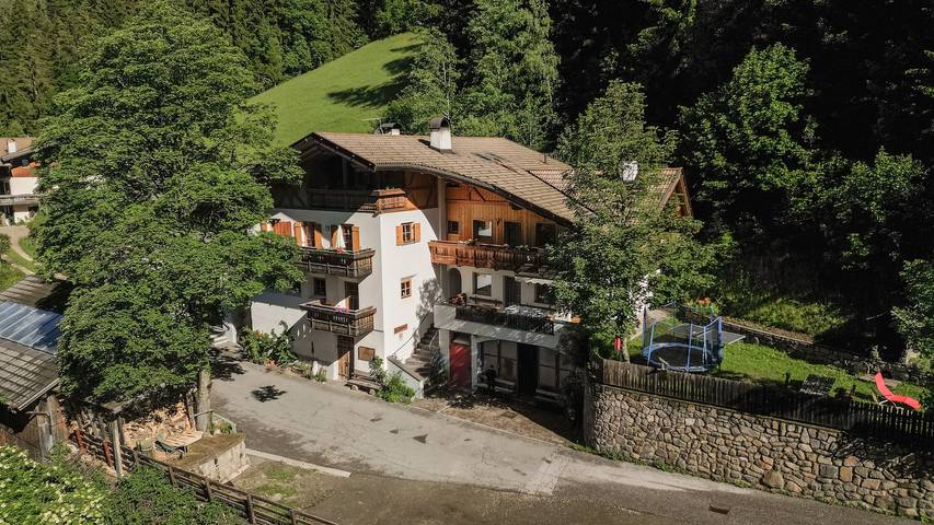 Ganze Wohnung, Ferienwohnung 'Heinzenhof 3' mit Bergblick, Gemeinschaftsgarten und Wi-Fi in Welschnofen, Dolomiti Superski