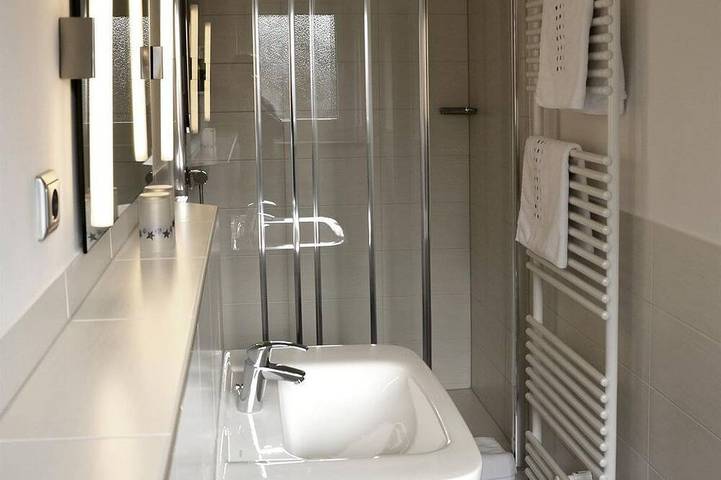 Doppelzimmer mit Dusche, Wc - Haus Luisenhof, Pension in Mölln, Kreis Herzogtum Lauenburg