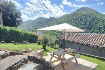 Gîte pour 6 personnes, avec jardin à Sengouagnet