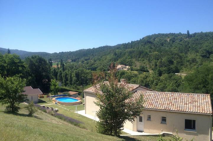Location de vacances pour 13 personnes, avec Terrasse et Jardin à Aouste-sur-Sye