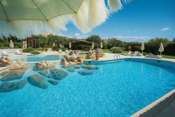 Hôtel pour 2 personnes, avec piscine et jardin dans Cala Bitta - 2