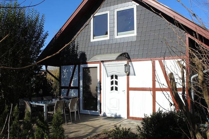 Ferienhaus für 7 Personen, mit Terrasse und Garten sowie Sauna in Börgerende-Rethwisch