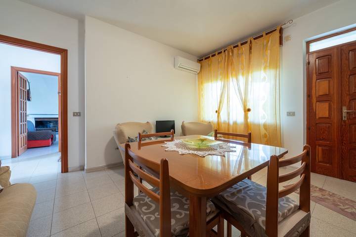 Casa vacanze 'San Giovanni' con terrazza privata, Wi-Fi e aria condizionata in San Giovanni Suergiu, Sulcis Iglesiente